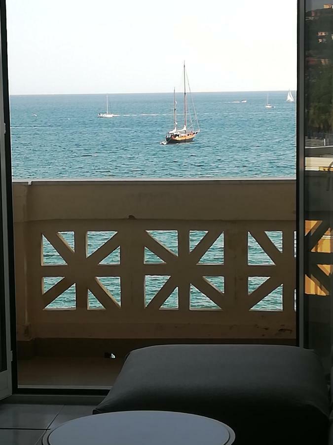 Il Faro Dei Poeti Apartment เลริชี ภายนอก รูปภาพ