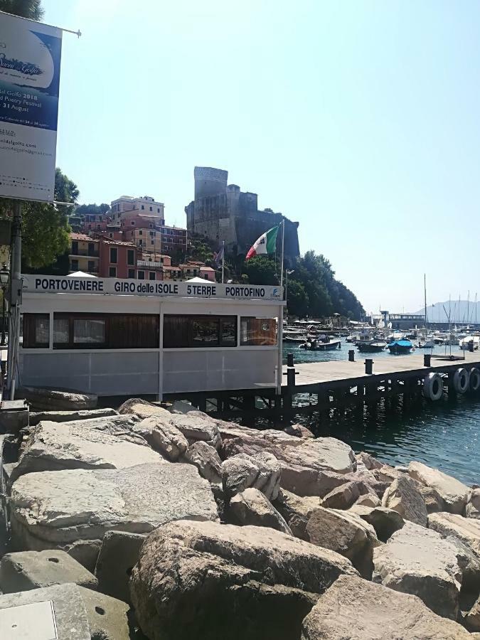Il Faro Dei Poeti Apartment เลริชี ภายนอก รูปภาพ