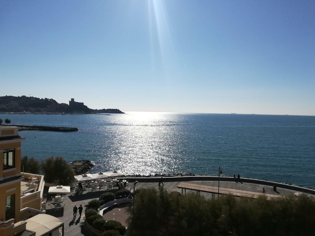 Il Faro Dei Poeti Apartment เลริชี ภายนอก รูปภาพ